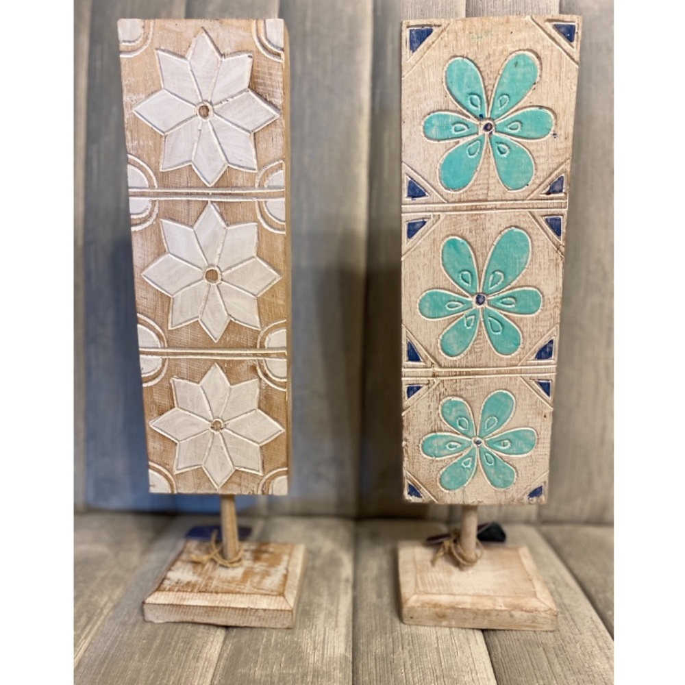 Wooden tile decoration